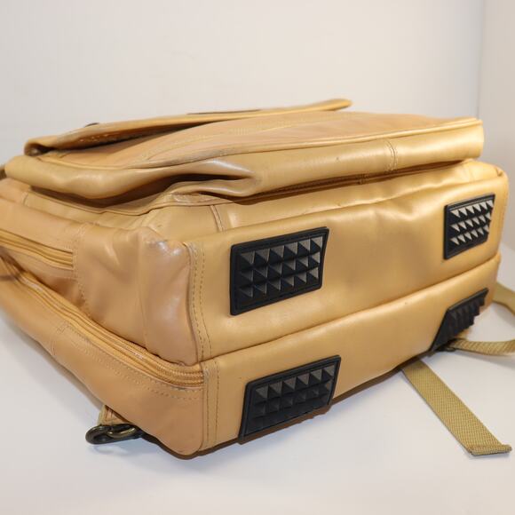 Vintage Terrapin Tan Leather Travel Backpack with Organizer Compartments - Picture 3 of 6